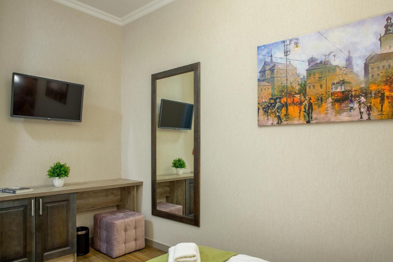 Mini Hotel Barvy Lvova On Horodotska St. Exterior photo